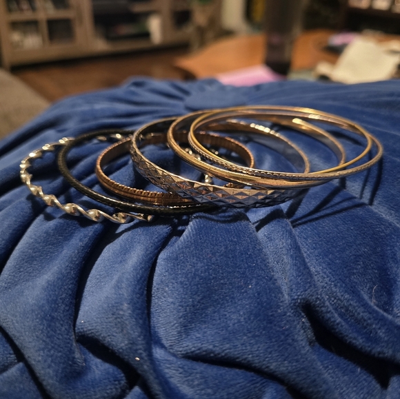 Mixed Bangle Set (7) - Picture 2 of 4